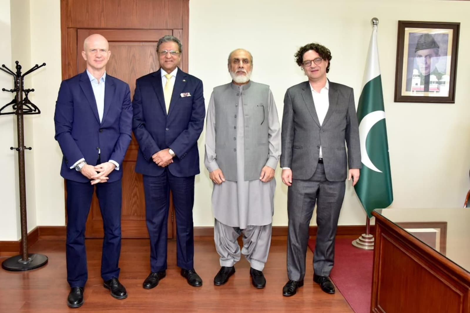 Star Farm Chief Executive Officer Meeting with Federal Minister for Science & Technology